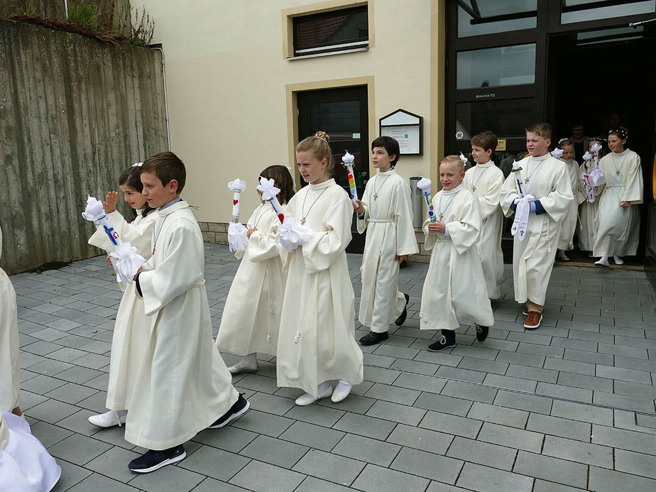 Feier der 1. Heiligen Kommunion in Sankt Crescentius (Foto: Karl-Franz Thiede)